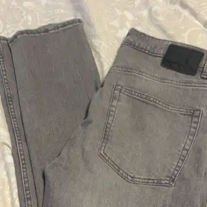 Gråa jeans från lager 157, aldrig använda endast testade. W31 L32