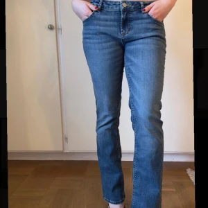 2000s jeans  - Sååå snygga och bekväma lågmidjade jeans från Zara, inga defekter