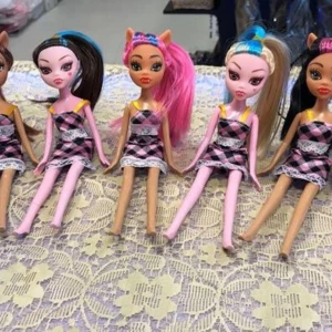 Pretty Docka  - Helt ny, med förpackningen  75kr/st  3 år +