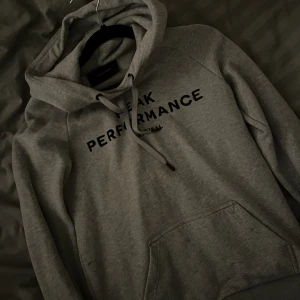 peak hoodie  - peak hoodie stl s, jätte fint skick. 200:-🩶