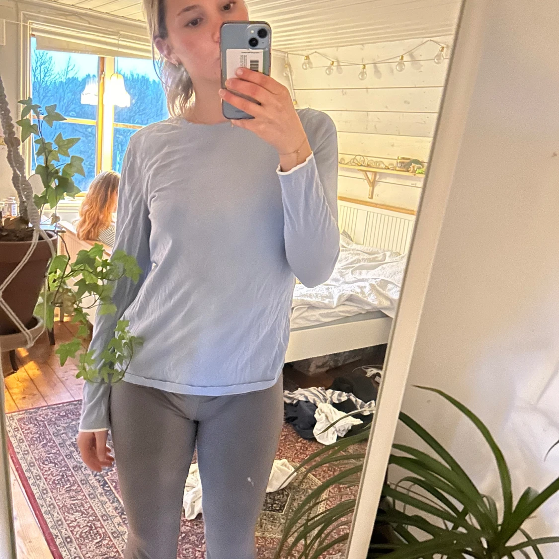 två tröjor i mesh liknande material - 90