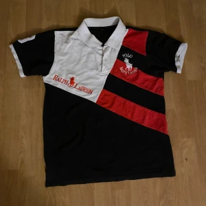 Polo ralph lauren piké - Tröjan på första bilden kostar 300kr, de andra bilderna är från min nya insta där jag säljer kläder. - @8x8polo