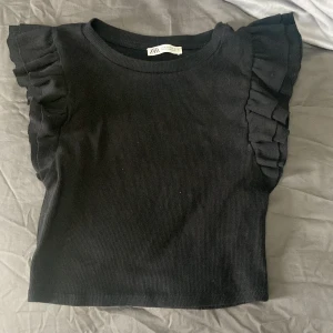 Zara topp - Säljer min jätte söta sommartopp från zara☺️