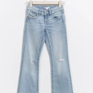 Lågmidjade jeans - Super fina lågmidjade jeans från Young Gina. Nästan helt nya och endast använda en gång💞