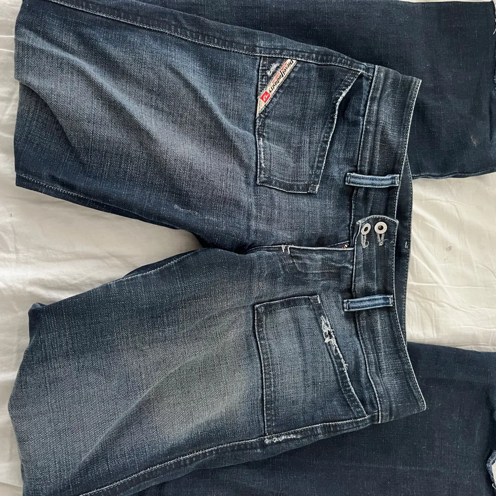 As snygga lågmidjade jeans från diesel❤️❤️skiv för mått. Jeans & Byxor.