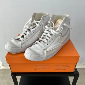 Nike Blazer - Nike Blazer mid sneaker US12  EU46 Fleshly cleaned but one of the lace tips are gone 8/10 