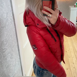 Vårjacka - Sjukt snygg Superdry jacka som passar perfekt nu till våren💕 