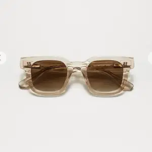 Säljer dessa fina solglasögon från Chimi i 04. Jätte bra skick💗