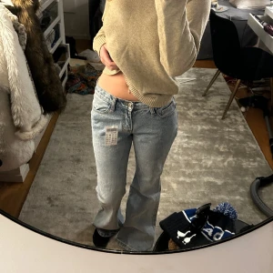 Brandy Melville jeans - Säljer mina oanvända slutsålda brandy Melville Jeans med lappen kvar