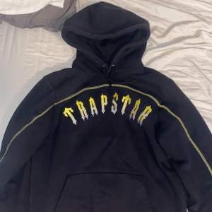 Trapstar dress i bra skick storlek S 