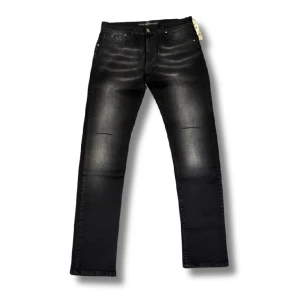 Jeans BILLIGT!  - Tre olika jeans modeller, hand tillverkakade jeans med högsta kvalitet!   Helt nya   Storlekar: alla är L32 (välj W) W29 W30 W32 W33 W34 W36