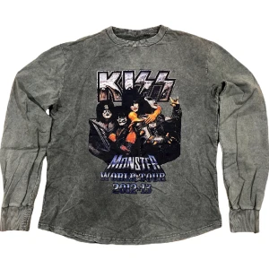 Kiss Bandtröja  - Turné merch från Kiss, bra skick! Storlek S, ställ gärna frågor!😊
