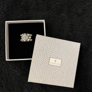 Edblads ring  - Säljer denna trendiga Edblads ring nästan oanvänd, nypris 399kr mitt pris 250. Pris kan diskuteras🥰 Låda med följer!
