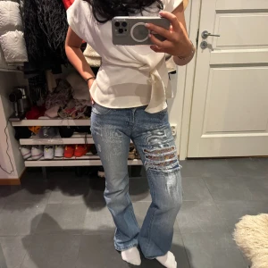 Mönstrade jeans - De perfekta blå jeansen med en cool touch💓