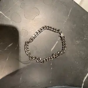 Armband i stål