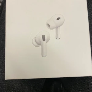 .A.I.R.P.O.D.S. - Air pods pro 🎧 Generation2 Fick i julklapp men dom kommer inte till användning oöppnade.