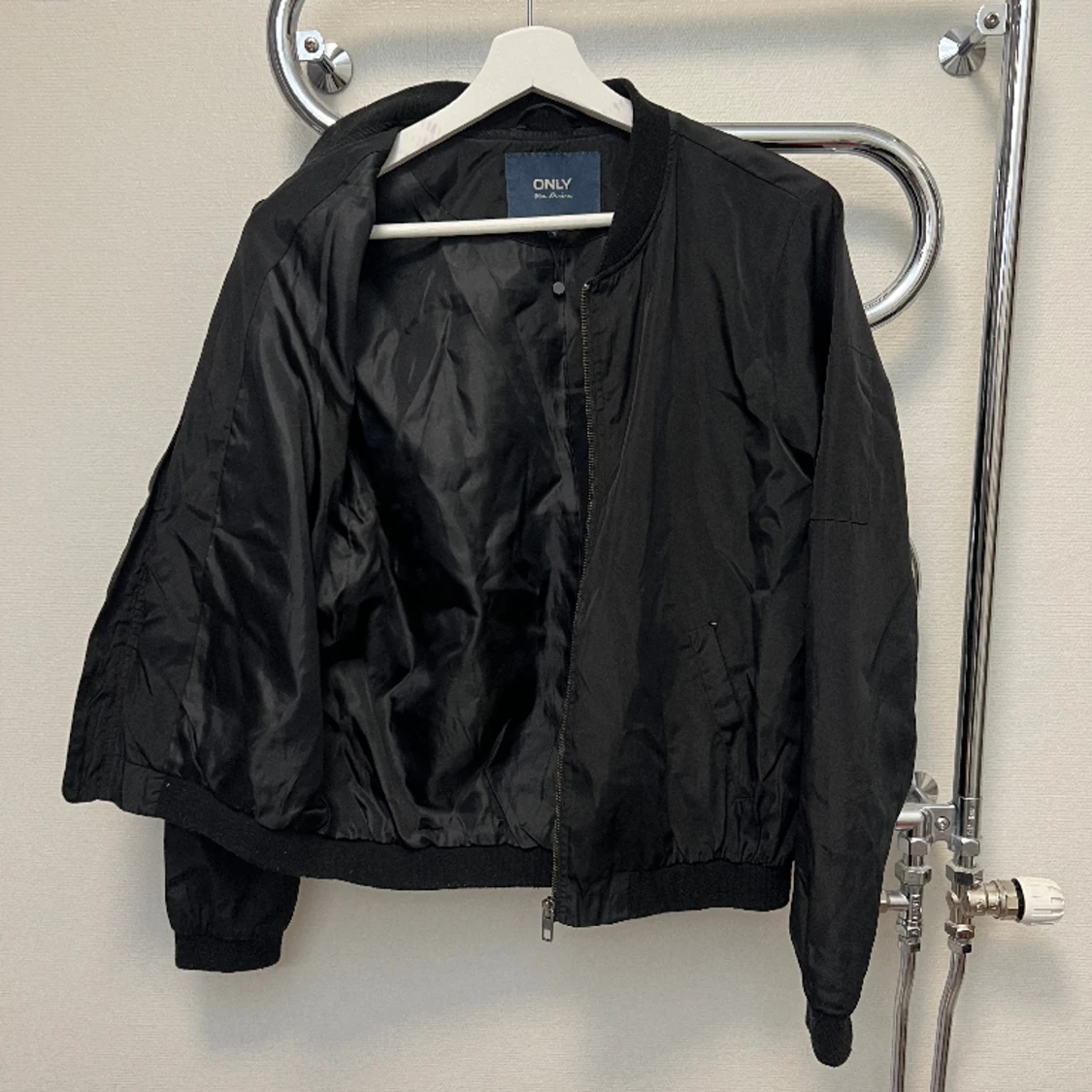 Tunn bomberjacka  - 90