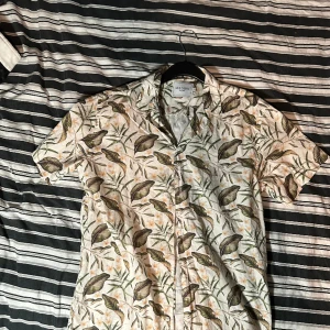 Les Deux Kortärmad Sommar Skjorta - bra använt skick, nypris ca 1200kr