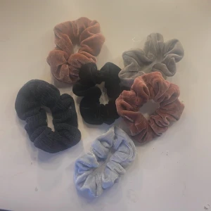 Skrunchies - Massor av skrunchies som inte kommer till användning /5kr styck