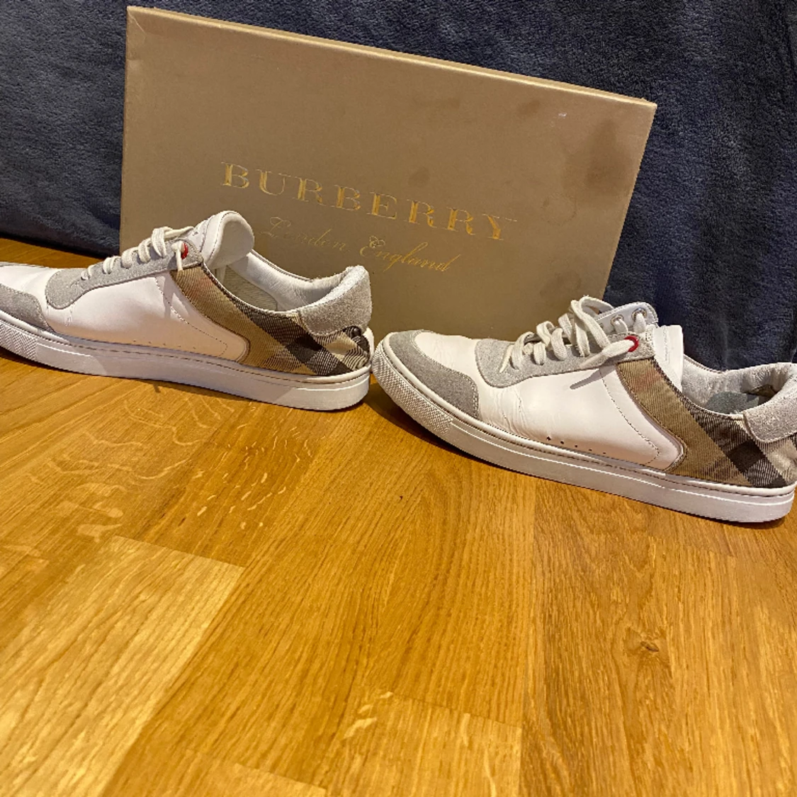 Burberry skor  - 90