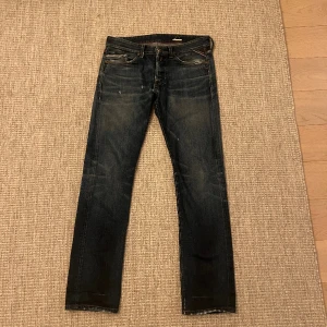 Replay jeans - Säljer nu mina Replay jeans i modellen waitom. Jeansen är i bra skick. Strl 32/34