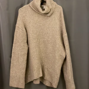 Stickad tröja  - Overaised