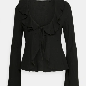 Festtopp från only - Superfin o i bra skick! Nypris 370