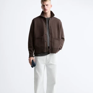 cardigan  - oanvänd, helt ny och tagga kvar, sälja på grund att använda inte den.nya pris cirka 700kr ,storlek S-M