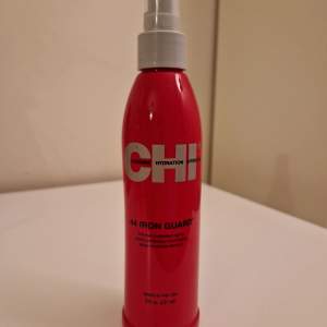 CHI 44 Iron Guard Värmeskyddande spray. 237ml. Full flaska, enbart provad.