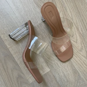 Heels - Använda 1 gång. Nypris 499kr.