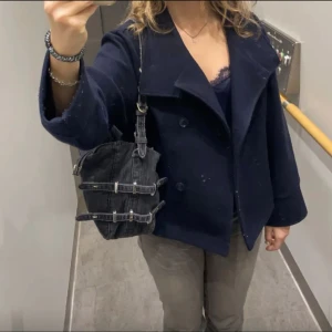 Kappa  - Nästan helt oanvänd, använd 3 ggr säljer billigt för att jag vill bli av med den 💕