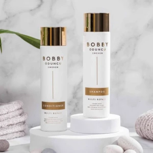 Bobbys Hair Care🫧💆🏼‍♀️ - 100% veganskt Shampoo & Balsam från Bobbys, 250ml! 🧖‍♀️ Motverkar torr hårbotten & frissighet samtidigt som det bygger upp hårets styrka och stimulerar hårtillväxt och glans. Ca 50% av schampoot kvar och ca 90% av balsamet.  ❗️Ordpris: 389kr❗️ 