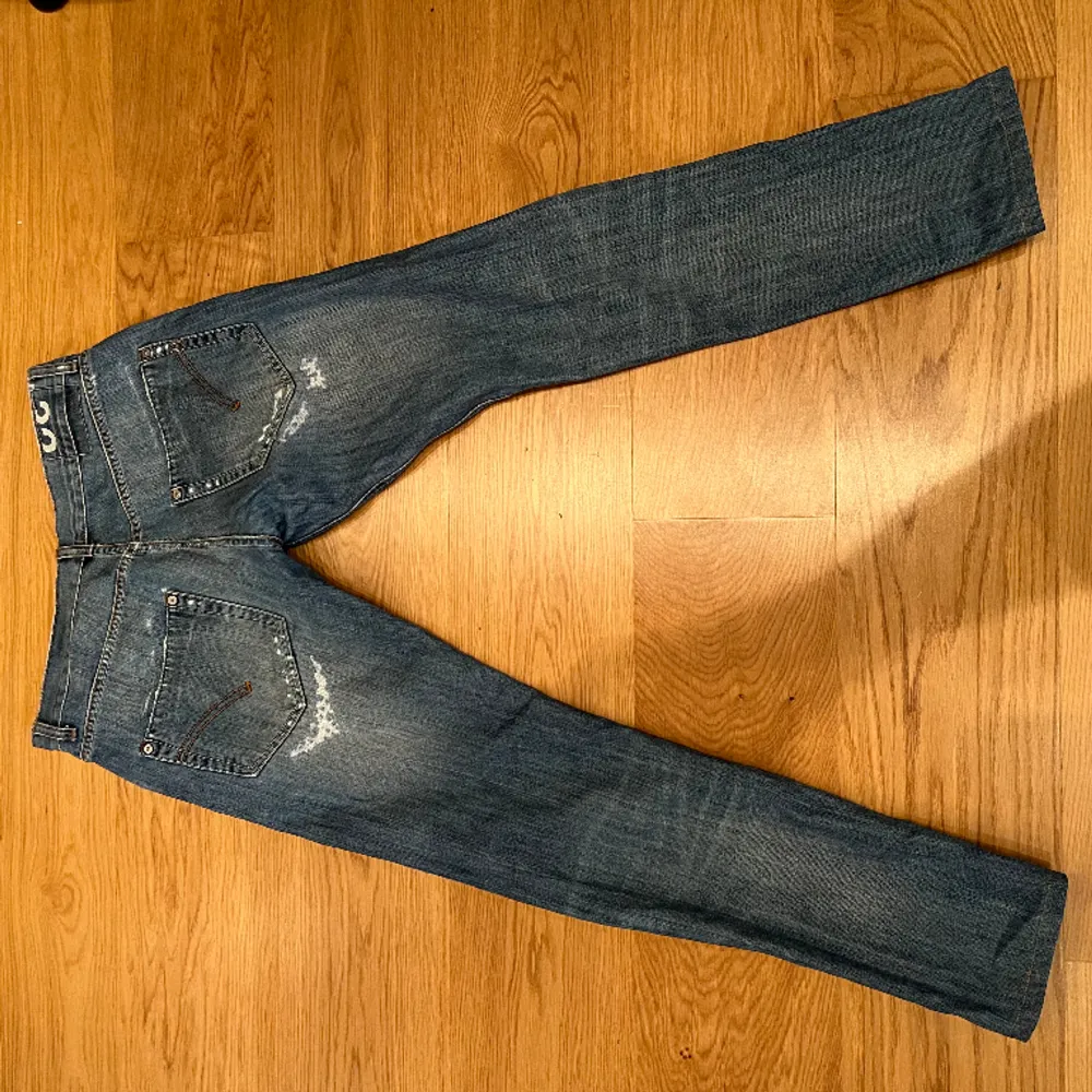 Dondup jeans i bra skick. Strlk 32/32. Smalare i storleken. Jeans & Byxor.