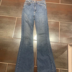 Bootcut jeans - Bootcut jeans från Cubus, hyfsat bra skick, har haft ett hål som dock är sytt!❤️
