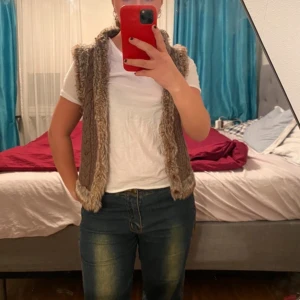 Pälsväst - Väldigt fin pälsväst