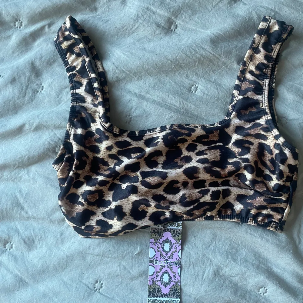 Såå snygg leopardmönstrad bikini som är helt oanvänd med lappar kvar!💝 passar xs/s. Använd gärna köp nu🐆. Övrigt.