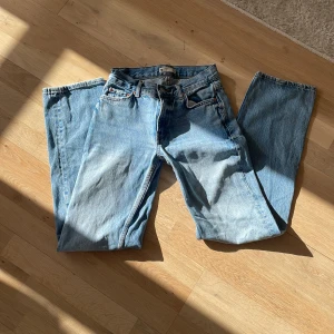 Mid Waits Gina jeans  - Gina jeans i jätte fint skick använda ett fåtal gånger och kommer inte längre till användning. Skriv privat för mer info. 