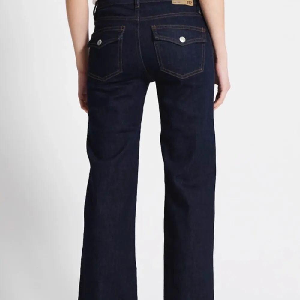 Midwaist jeans från Lager 157 strl S  Använda 1-2 gånger . Jeans & Byxor.