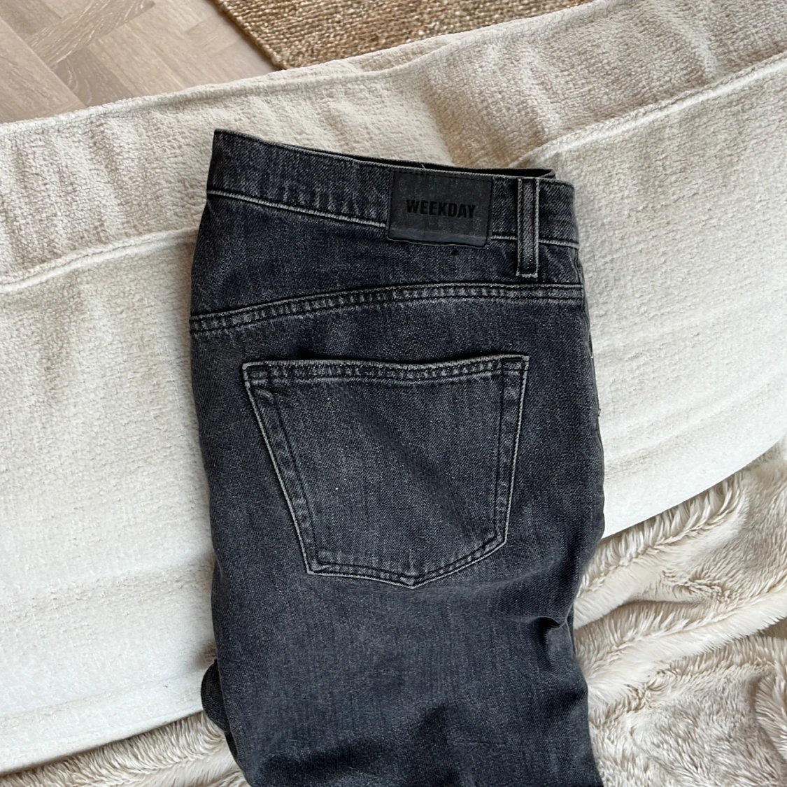 Weekday Space Relaxed Jeans - 90