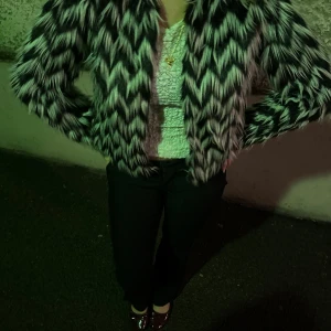 Pälsjacka - Assnygg pälsjacka, passar xs-s Skriv för fler frågor 🥰