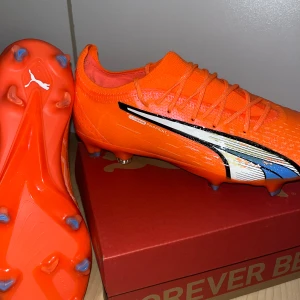 Puma Ultra Ultimate - Helt nya Puma ultra ultimate. Aldrig använda eller testade. Butikspris 2499. Kontakta via pm för frågor eller bilder!