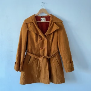 Vintage retro vårjacka vårkappa  - Fint skick!  Köpt på Beyond retro.