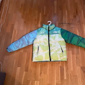 North face jacka - Den är i nyskick och pris kan diskuteras 