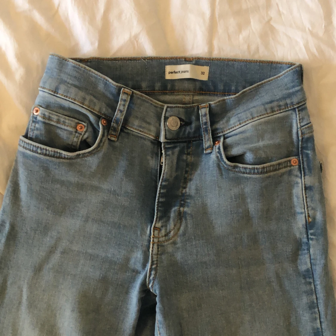 Low waist bootcut jeans, storlek 32 - 90