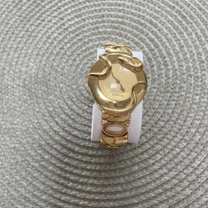 Roberto Cavalli Snake Armbandsur  - Roberto Cavalli Snake Armbandsur  Guldfärgad  Fint skick, batteriet behövs bytas