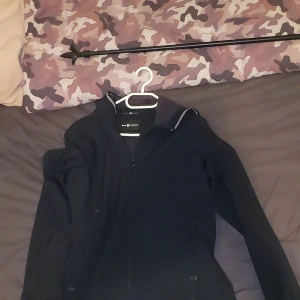 Sail racing jacka - Storlek S men kan även passa xs. 