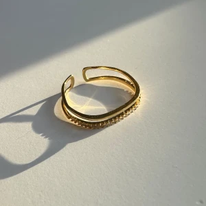 Ring - Supersnygg ring i sterling silver, pläterad i äkta guld😍