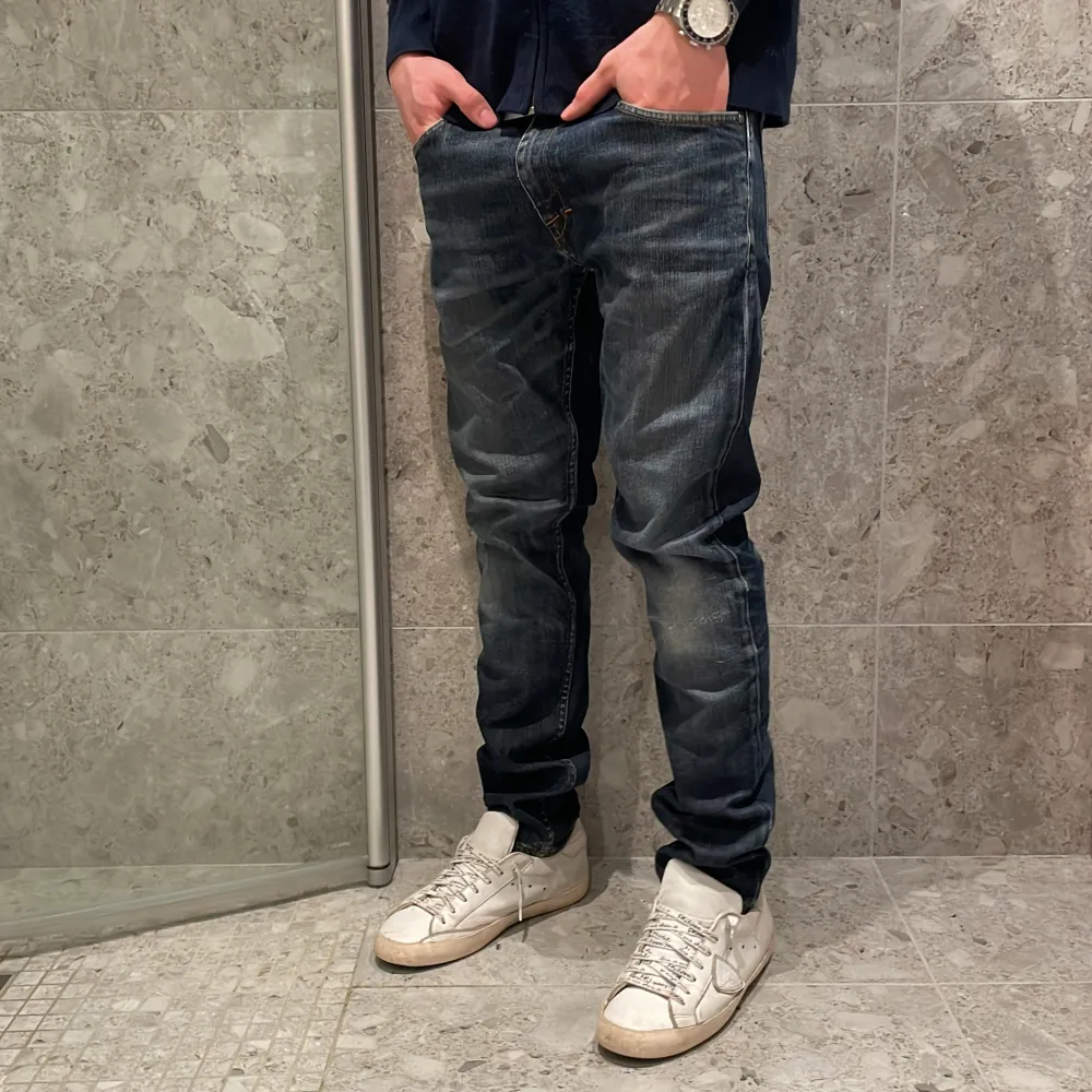 Hej! Vi säljer nu ett par svinsnygga jeans ifrån tiger of Sweden | Strl: 32/32 Retail: ca 1700kr Skick: ca 9/10 | För Ytterligare Frågor är det bara att skriva💲. Jeans & Byxor.