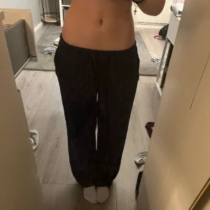 Linnebyxor😍 - Fint skick knappast använda . Frakt tillkommer vid köp💘🫶🏻