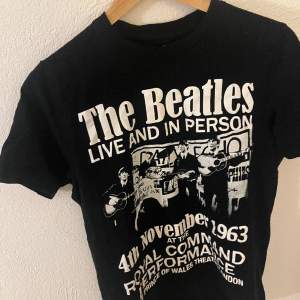 The Beatles t-shirt nyligen köpt och använt en gång, men i väldigt bra skick! 💞💕